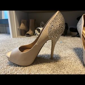 ALDO Durling Diamond Peep Toe Heels in Nude